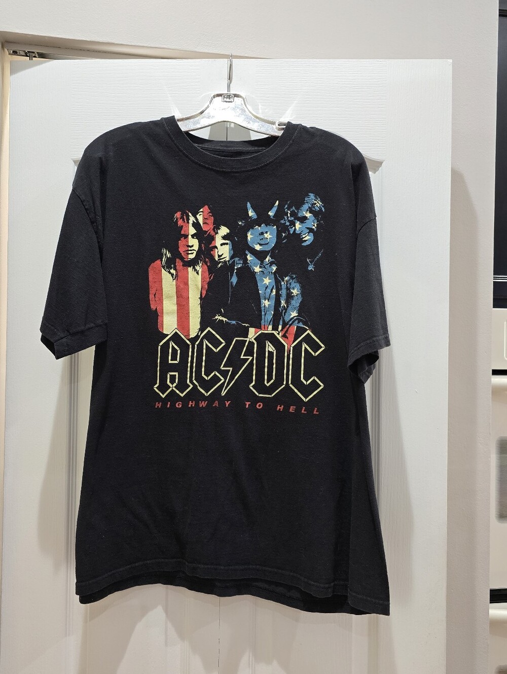 AC/DC Highway to Hell Flag Graphic T-Shirt - Men's Size Extra Large (XL)